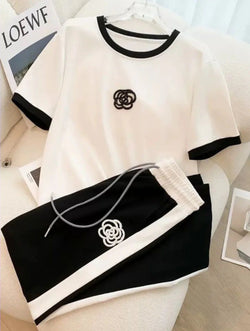 ( white and black )FLOWER DESIGN GIRL’S TRACKSUIT